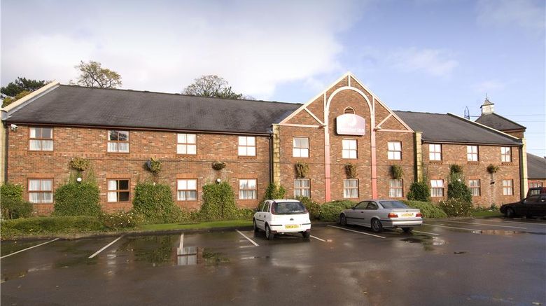 <b>Premier Inn Macclesfield North Exterior</b>. Images powered by <a href="https://iceportal.shijigroup.com/" title="IcePortal" target="_blank">IcePortal</a>.