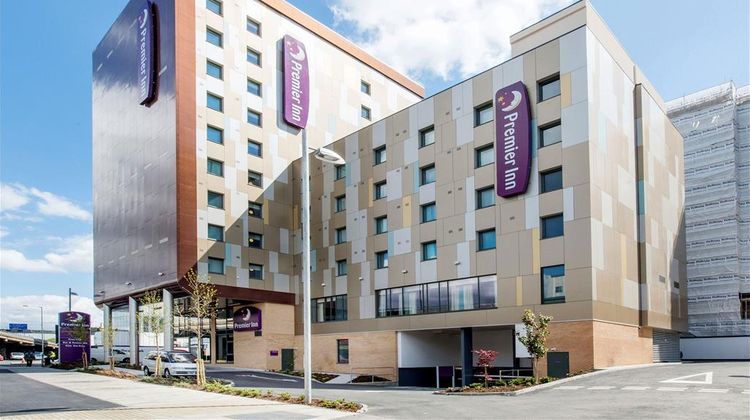 Premier Inn London Brentford Exterior