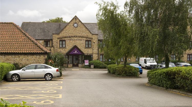 Premier Inn Hull West Exterior