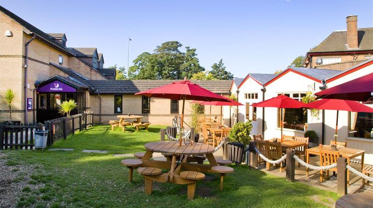 Premier Inn Northampton South (Wootton) Exterior