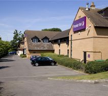 Premier Inn Northampton South (Wootton) Exterior