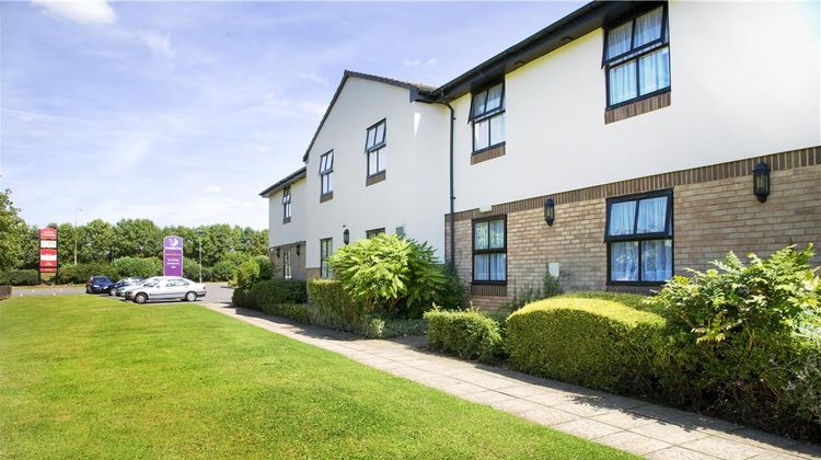 Premier Inn Northampton South (Wootton) Exterior