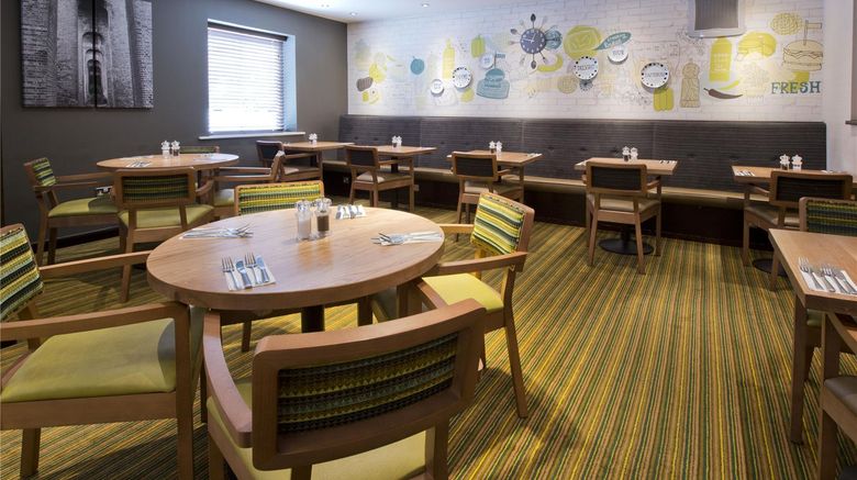 <b>Premier Inn London Edgware Restaurant</b>. Images powered by <a href="https://iceportal.shijigroup.com/" title="IcePortal" target="_blank">IcePortal</a>.