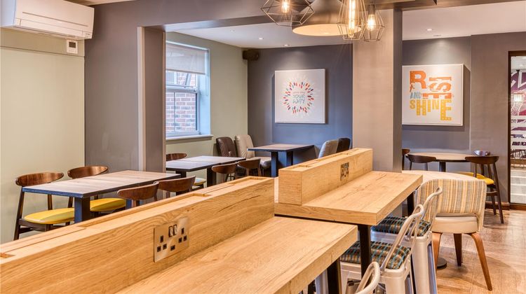 Premier Inn London Gatwick Airport South Restaurant