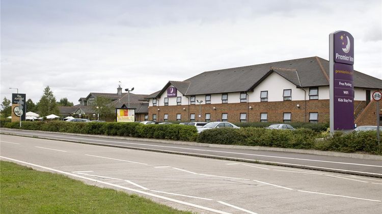 Premier Inn Hatfield Exterior