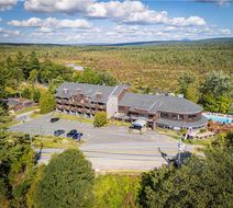 Hotel Lac-Brome Exterior