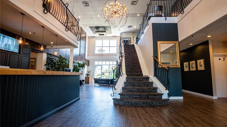 <b>Hotel Lac-Brome Lobby</b>. Images powered by <a href="https://iceportal.shijigroup.com/" title="IcePortal" target="_blank">IcePortal</a>.