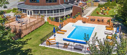 Hotel Lac-Brome Exterior