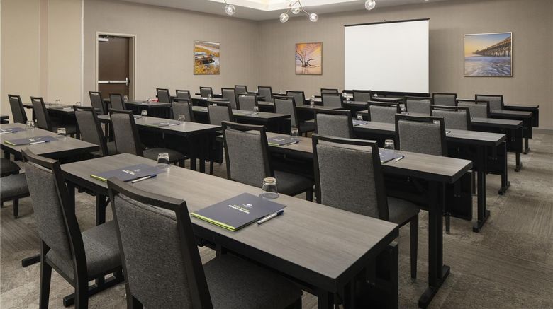 <b>DoubleTree by Hilton Charleston Meeting</b>. Images powered by <a href="https://iceportal.shijigroup.com/" title="IcePortal" target="_blank">IcePortal</a>.