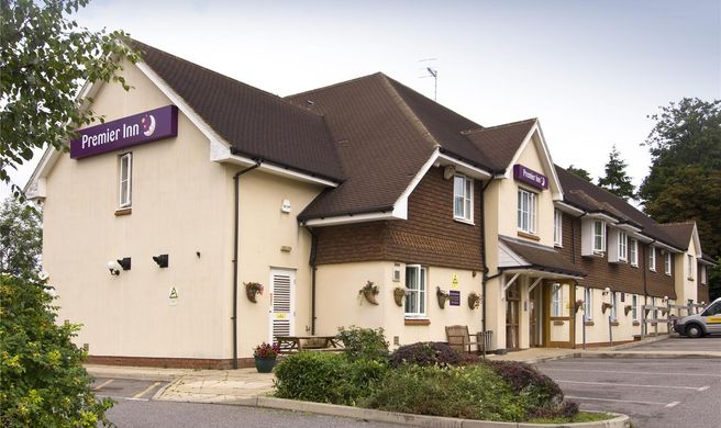 Premier Inn East Grinstead Exterior