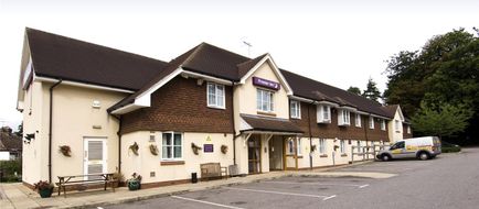 Premier Inn East Grinstead Exterior