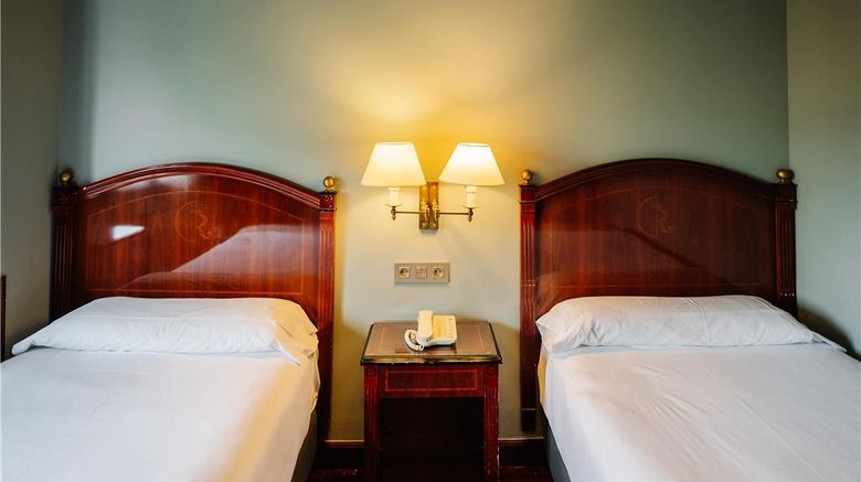 <b>Hotel Rice Reyes Catolicos Room</b>. Images powered by <a href="https://iceportal.shijigroup.com/" title="IcePortal" target="_blank">IcePortal</a>.