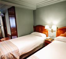 Hotel Rice Reyes Catolicos Room
