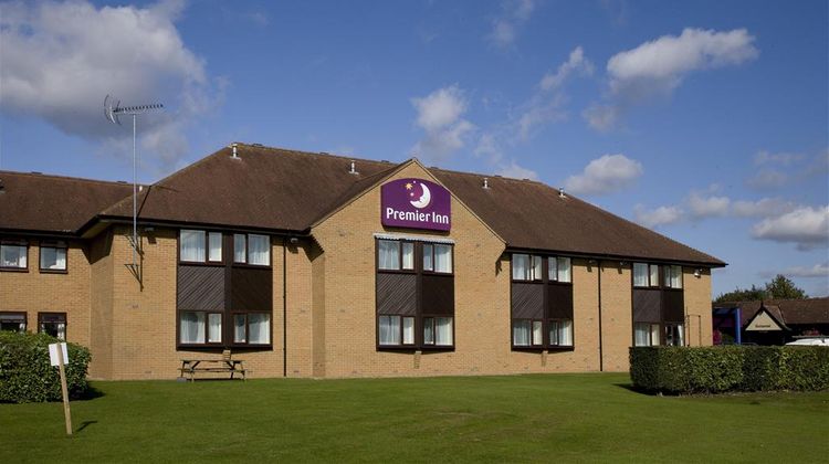 Premier Inn Northampton West (Harpole) Exterior