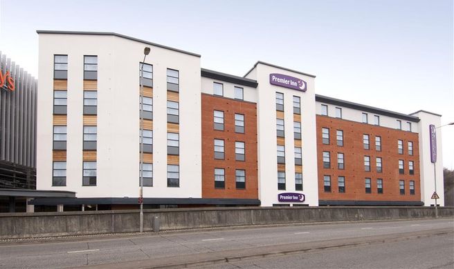 Premier Inn High Wycombe Central Exterior