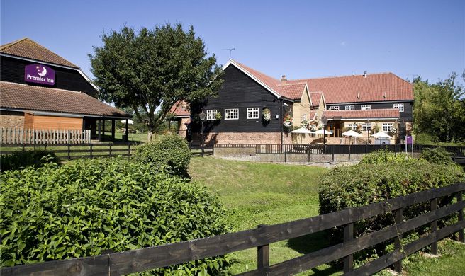 Premier Inn Basildon East Mayne Exterior