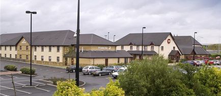 Premier Inn Dunfermline Exterior