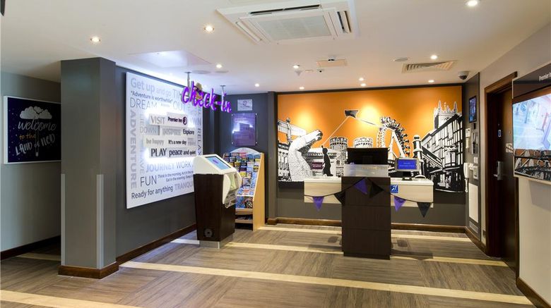 <b>Premier Inn Wadebridge Lobby</b>. Images powered by <a href="https://iceportal.shijigroup.com/" title="IcePortal" target="_blank">IcePortal</a>.
