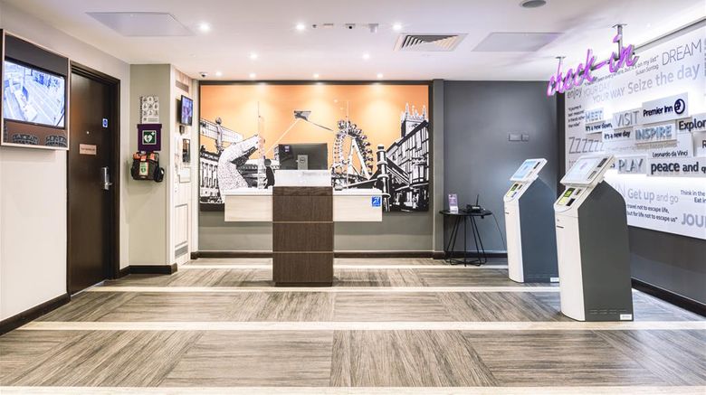 <b>Premier Inn Wokingham Town Centre Lobby</b>. Images powered by <a href="https://iceportal.shijigroup.com/" title="IcePortal" target="_blank">IcePortal</a>.
