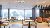 <b>Premier Inn Wokingham Town Centre Restaurant</b>. Images powered by <a href="https://iceportal.shijigroup.com/" title="IcePortal" target="_blank">IcePortal</a>.