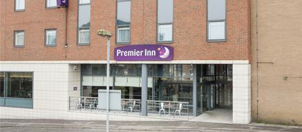 Premier Inn Luton Town Centre Exterior