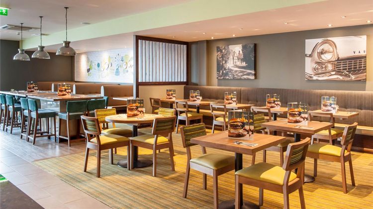 Premier Inn Luton Town Centre Restaurant
