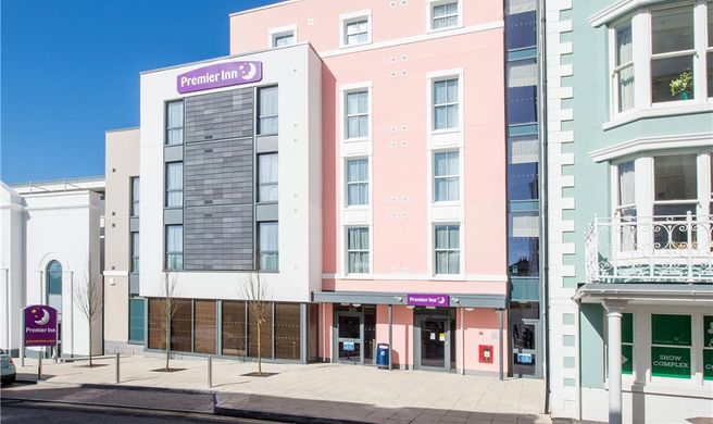 Premier Inn Tenby Town Centre Exterior