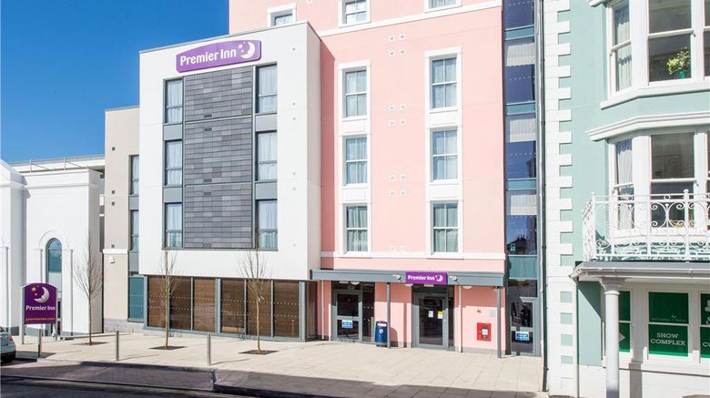 <b>Premier Inn Tenby Town Centre Exterior</b>. Images powered by <a href="https://iceportal.shijigroup.com/" title="IcePortal" target="_blank">IcePortal</a>.