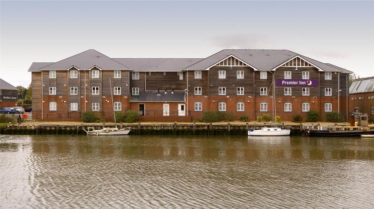 Premier Inn Isle Of Wight (Newport) Exterior