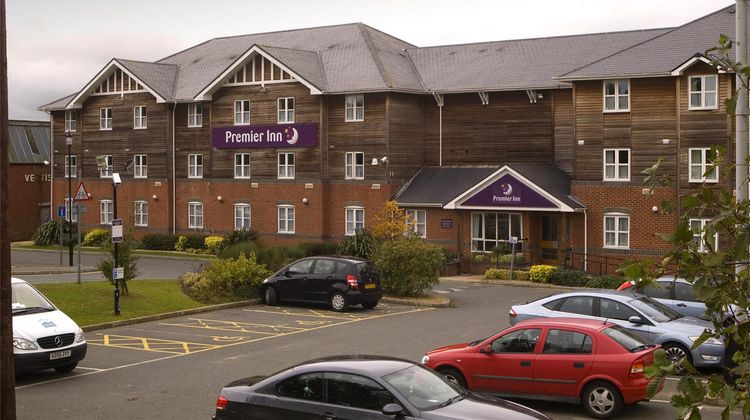 Premier Inn Isle Of Wight (Newport) Exterior