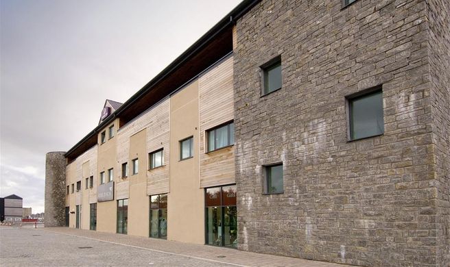 Premier Inn Caernarfon Exterior