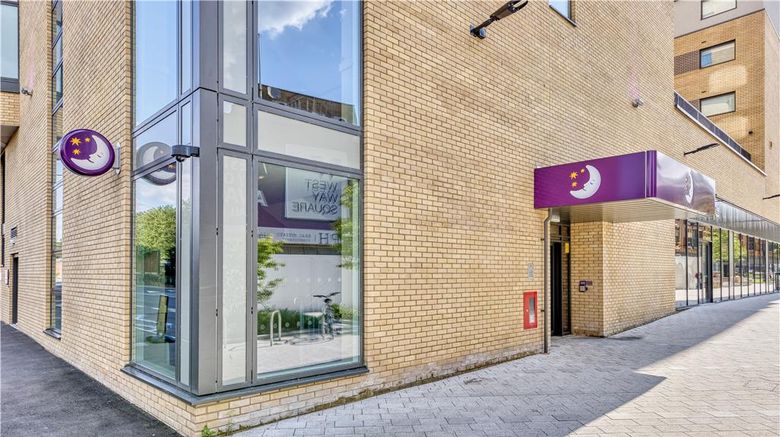 <b>Premier Inn Oxford Botley Exterior</b>. Images powered by <a href="https://iceportal.shijigroup.com/" title="IcePortal" target="_blank">IcePortal</a>.
