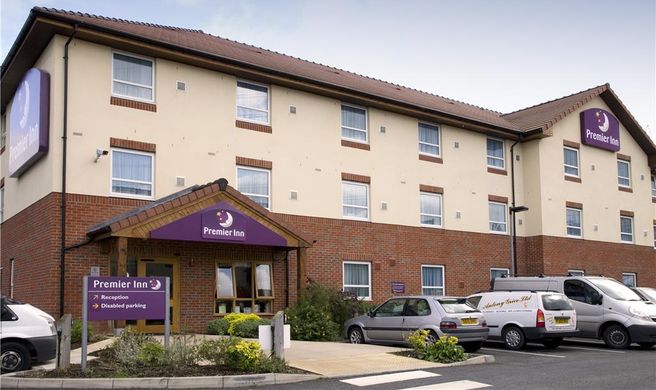 Premier Inn Grantham Exterior