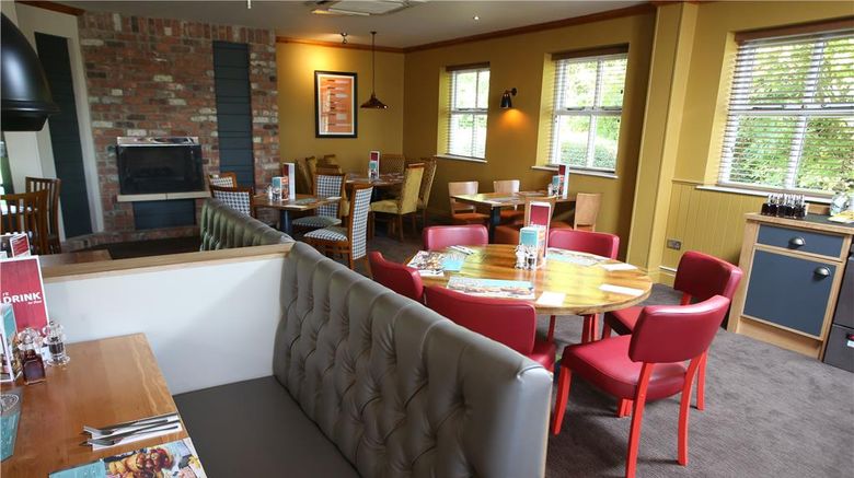 <b>Premier Inn Newark Restaurant</b>. Images powered by <a href="https://iceportal.shijigroup.com/" title="IcePortal" target="_blank">IcePortal</a>.