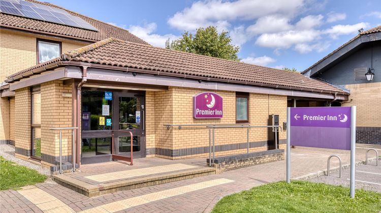Premier Inn Basingstoke West (Churchill) Exterior