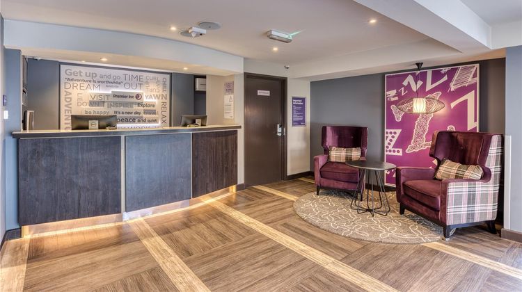 Premier Inn Basingstoke West (Churchill) Lobby