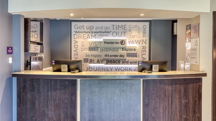 Premier Inn Basingstoke West (Churchill) Lobby