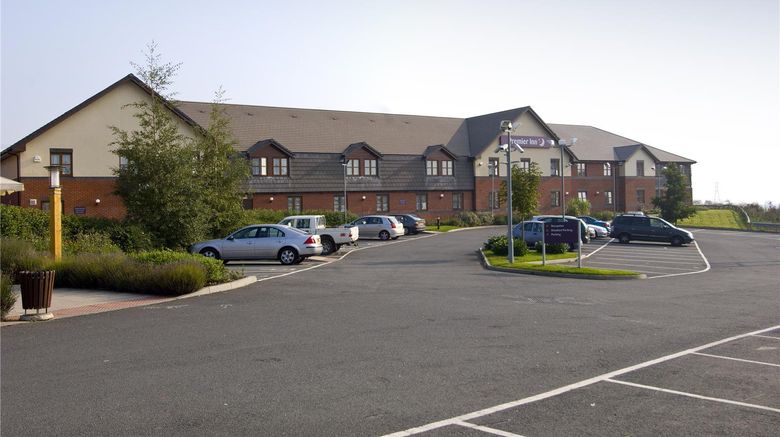 <b>Premier Inn Evesham Exterior</b>. Images powered by <a href="https://iceportal.shijigroup.com/" title="IcePortal" target="_blank">IcePortal</a>.
