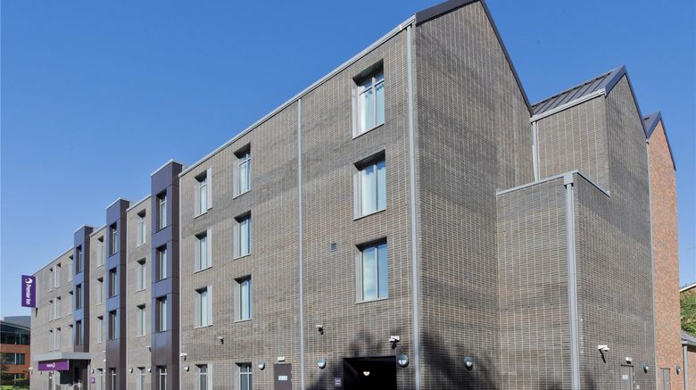 <b>Premier Inn Sevenoaks Exterior</b>. Images powered by <a href="https://iceportal.shijigroup.com/" title="IcePortal" target="_blank">IcePortal</a>.