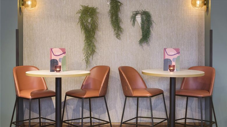 <b>Premier Inn Newton Abbott Restaurant</b>. Images powered by <a href="https://iceportal.shijigroup.com/" title="IcePortal" target="_blank">IcePortal</a>.