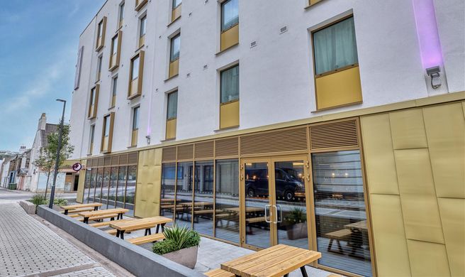 Premier Inn Bath Street Exterior