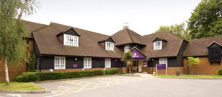 Premier Inn Woking West (A324) Exterior