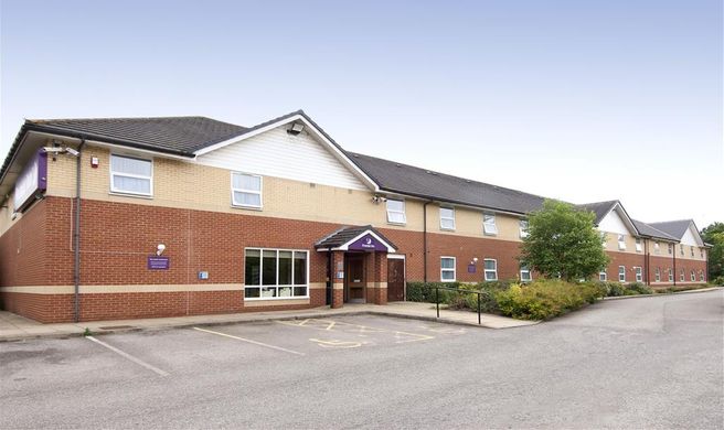 Premier Inn Bradford South Exterior
