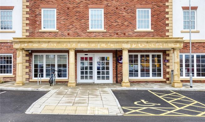 Premier Inn Marlborough Hotel Exterior