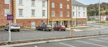 Premier Inn Marlborough Hotel Exterior