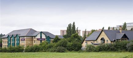 Premier Inn Luton Airport Exterior