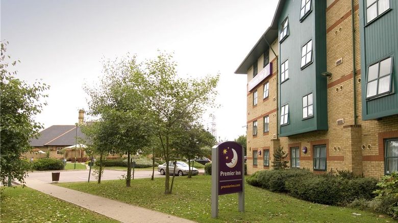 <b>Premier Inn Luton Airport Exterior</b>. Images powered by <a href="https://iceportal.shijigroup.com/" title="IcePortal" target="_blank">IcePortal</a>.