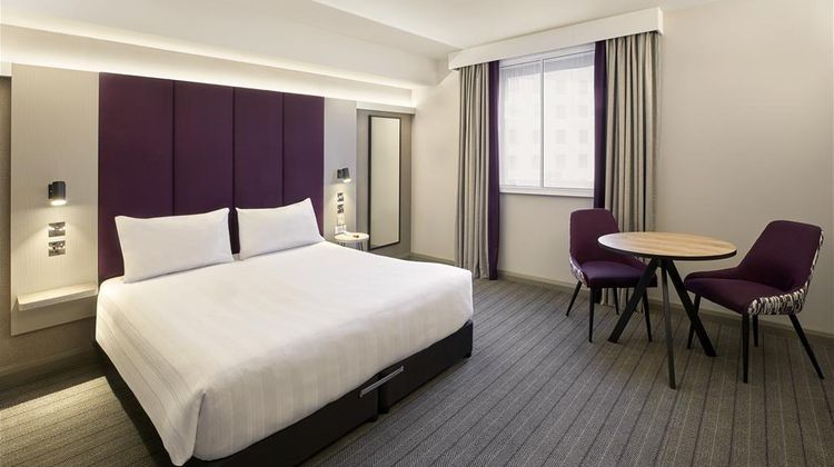 Premier Inn Luton Airport Room