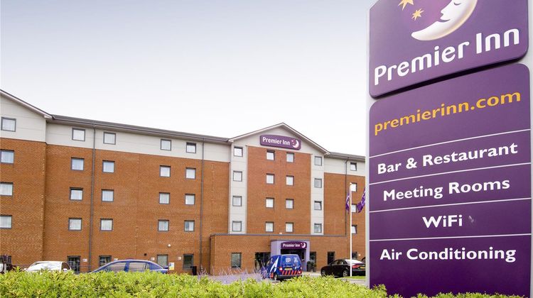 Premier Inn Castleford (Xscape,M62,J32) Exterior