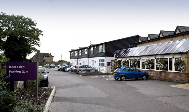 Premier Inn Cambridge North (Girton) Exterior